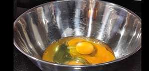 huevos en un bol