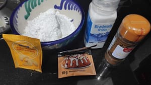 ingredientes para las galletas tipo reglero, harina, azúcar, bicarbonato, etc