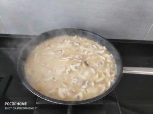 la cazuela del risotto con el caldo