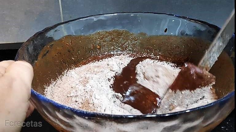 flour with cocoa