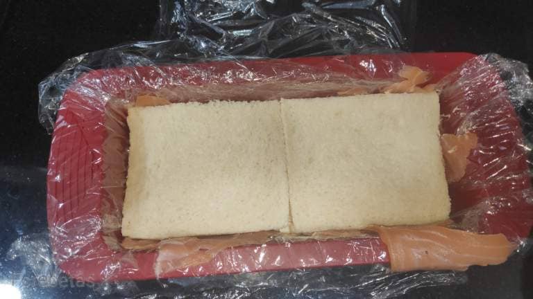 second layer of sliced ​​bread