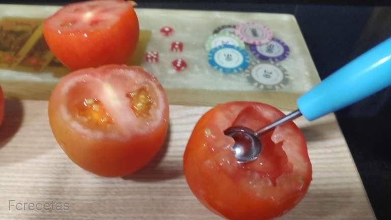 tomates vaciados de pulpa