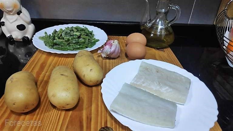 ingredientes para preparar el bacalao a la muselina de ajo